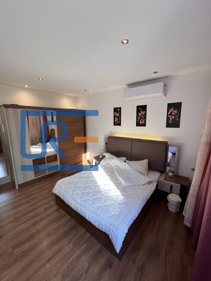 4 7d935d03-39a8-431e-bc93-8b868554e33f. jpg