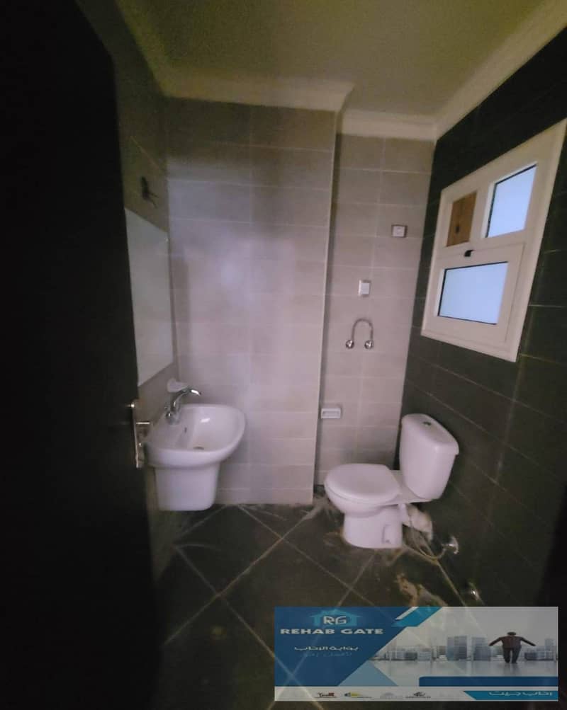 18 bbf7e3d8-a1b4-4dfd-9f66-b68249e68f42. jpg