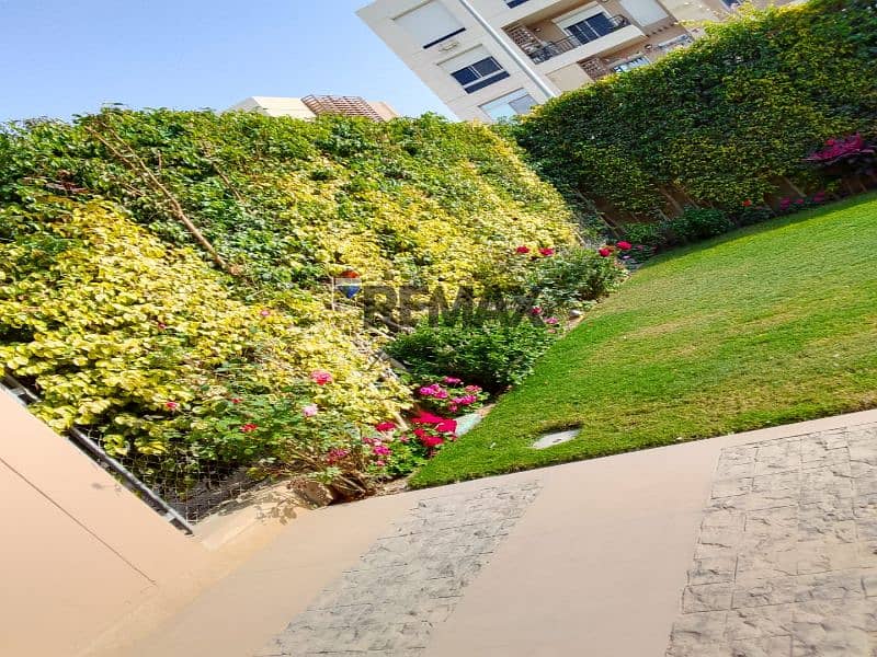 2 a2d6fc5e-40de-40f8-8830-b95026052fd5. jpg