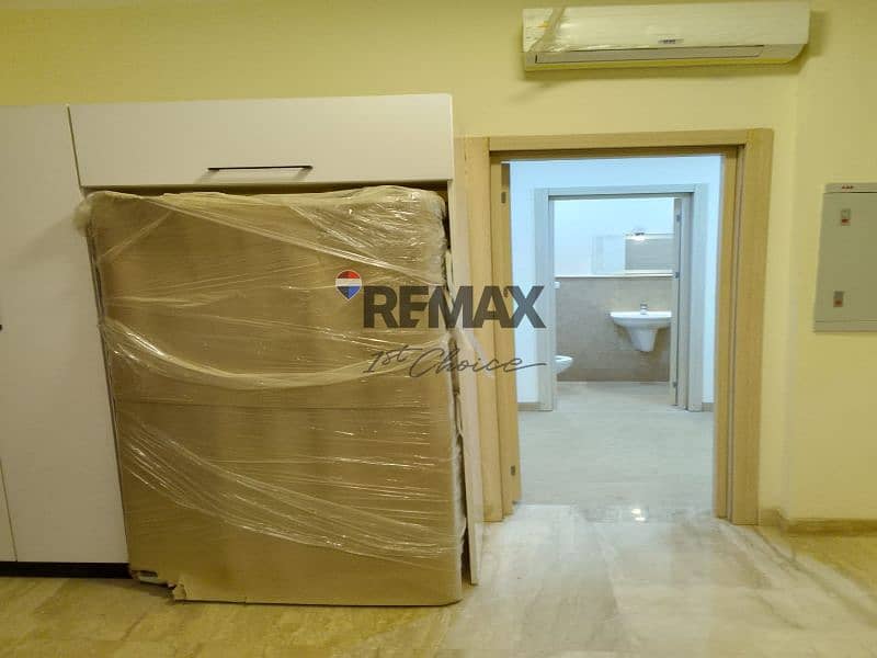 10 6d522c5b-4ab0-4c9b-ab6d-d34af650ff5f. jpg