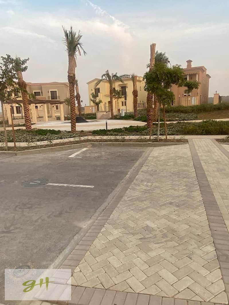 10 b51bd048-7a4f-4fb1-a37a-b289bd9f18a0. jpg