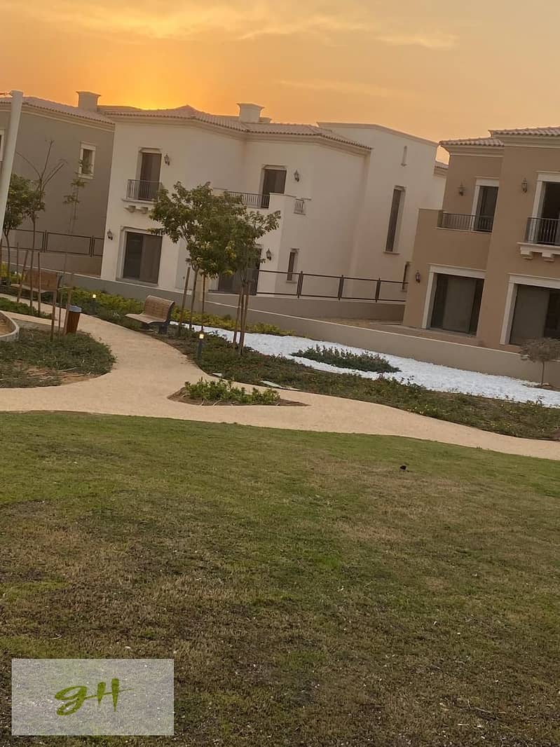 12 e229d553-a7e0-4654-baaf-5aca0cf9e9cf. jpg