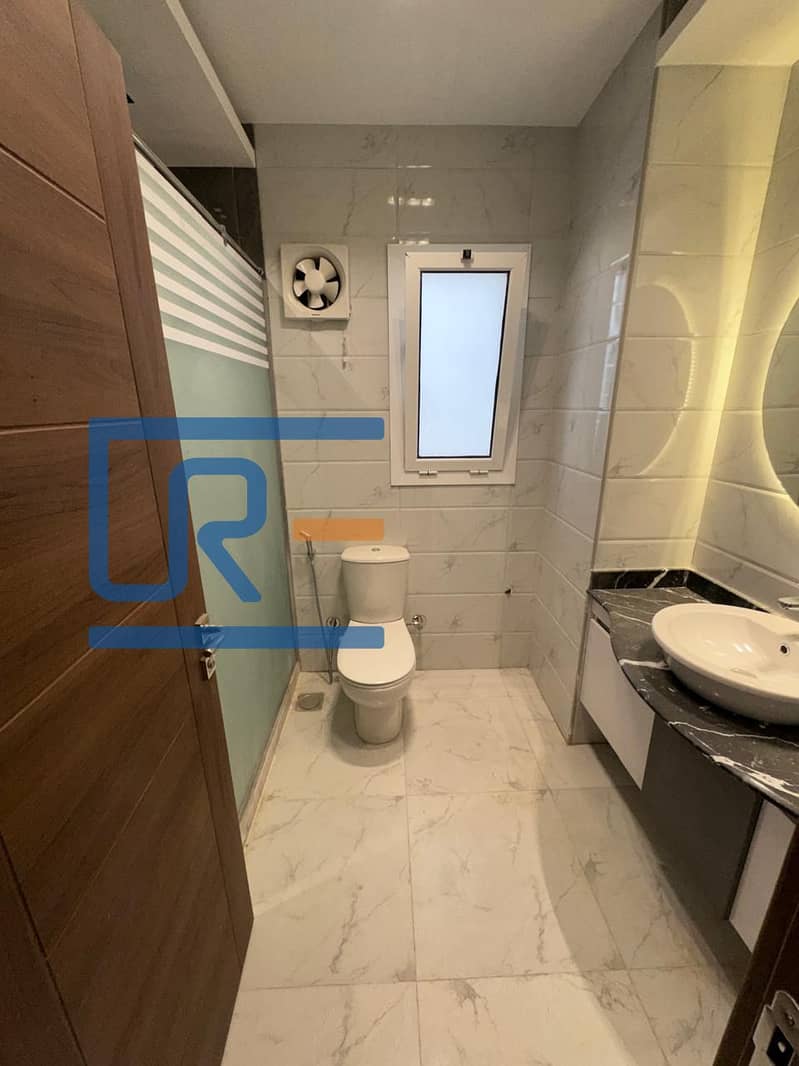 14 eaa8e378-2c9c-4a93-81bf-a84a9dbafdf5. jpg