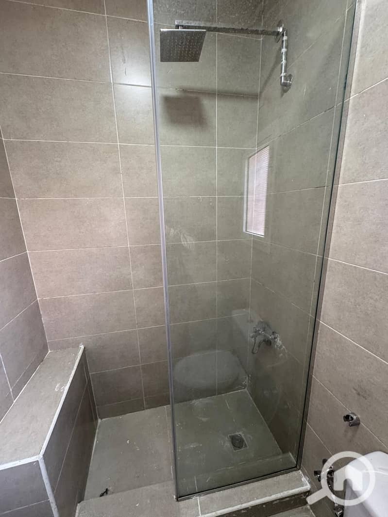 10 13d65dd4-d77f-441f-8027-aacfad09e3e0. jpg