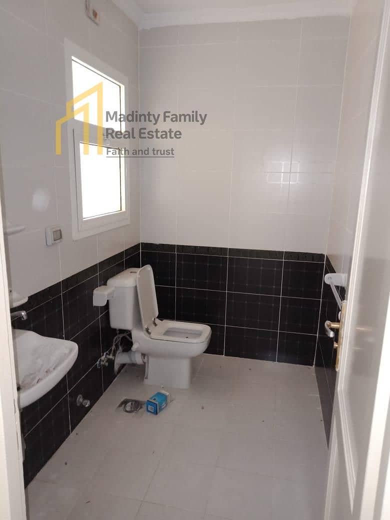 8 57e9aaea-ab3b-403d-a6fa-2d0b01a3e826. jpg