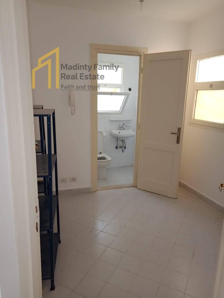 10 c8b30f2f-5f10-4565-ae1b-3c2dacc3eb2c. jpg