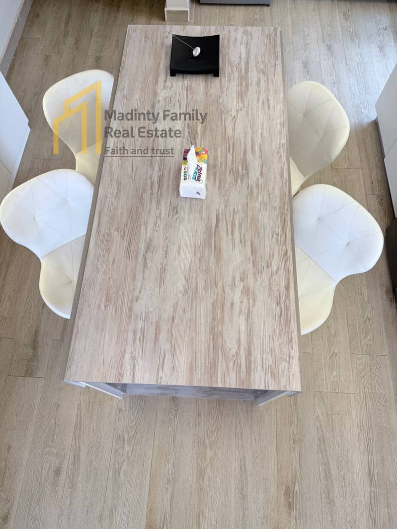 6 681b7cc7-1290-4b06-a84b-c6306f889e88. jpg