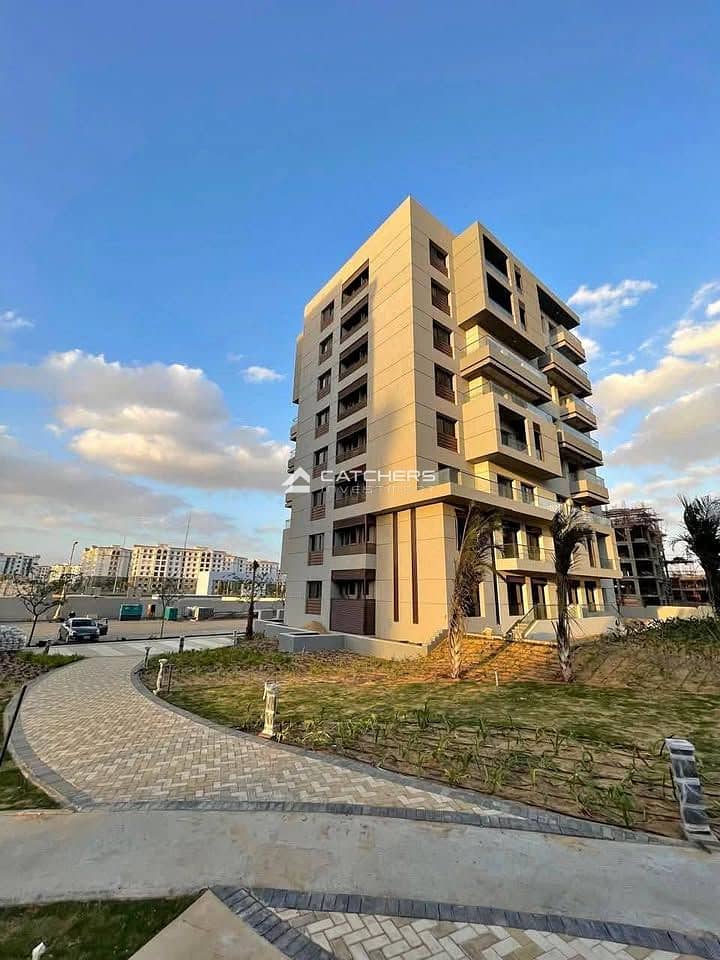 158m Apartment for sale with a special view - In the heart of the New Administrative Capital in Bleu Vert Compound on Mohamed bin Zayed, with only 10% - Mehr