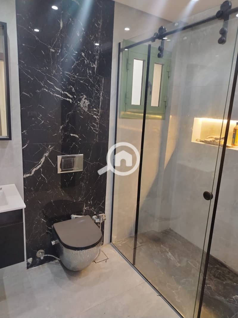 10 fd5c1ea9-ae1c-417d-a043-133ee86247a4. jpg