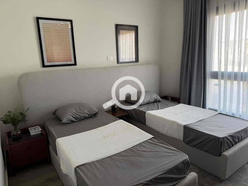 18 fb80e83e-95ff-4029-bb0e-d14673e3908a. jpg