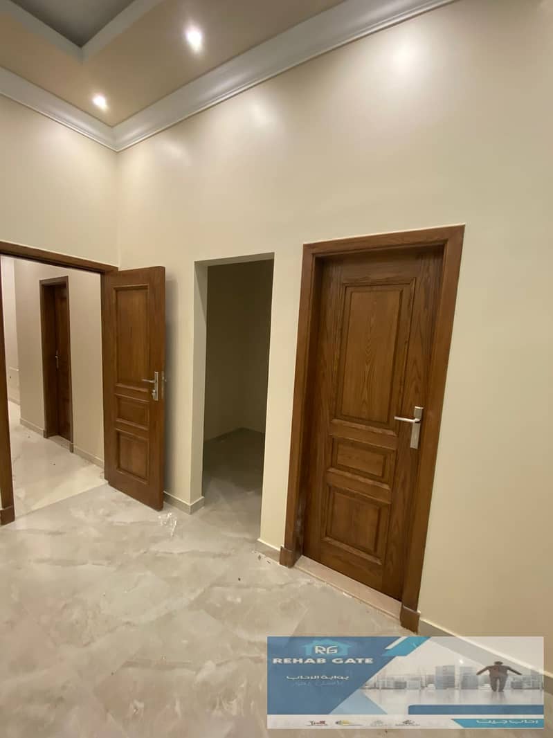 8 0e4ebde7-e1f3-495b-b7c9-3f43668f9329. jpg