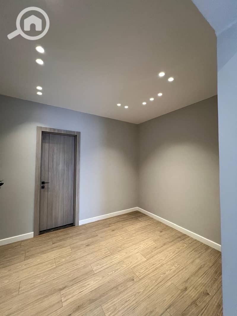 7 b45569cf-6819-40f7-acc6-771e5873c3ee. jpeg