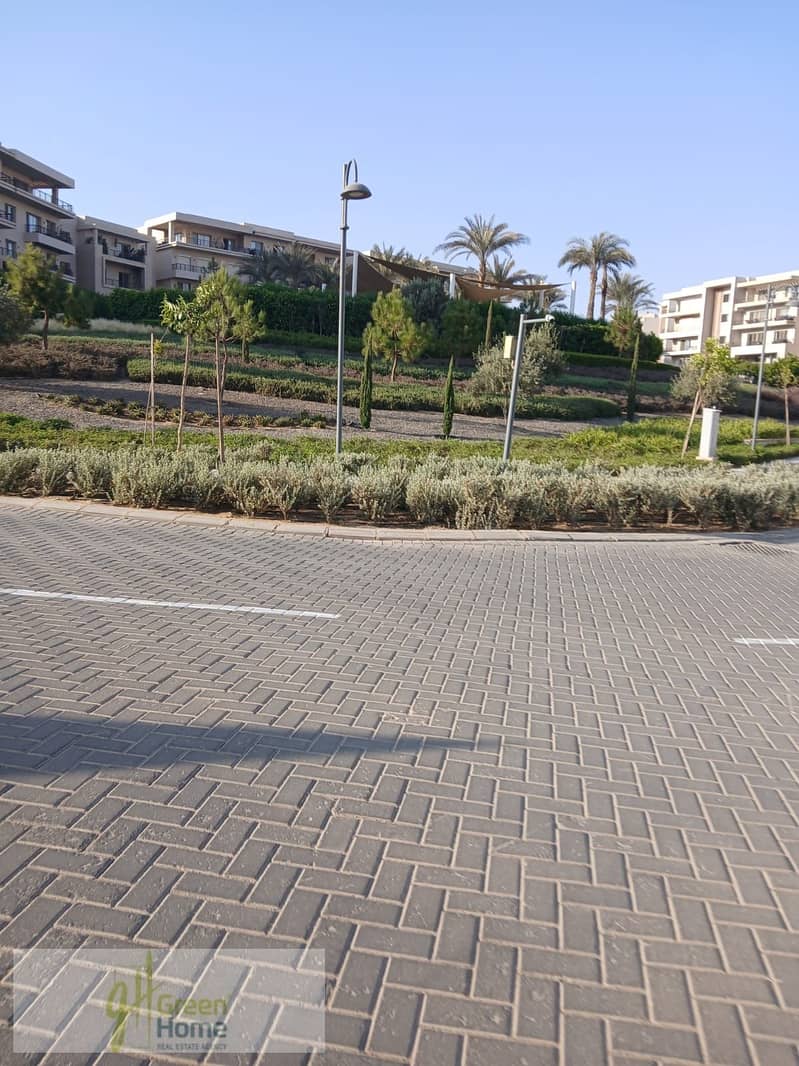 10 043edc65-f4f0-49a7-93d3-eea4953bb360. jpg