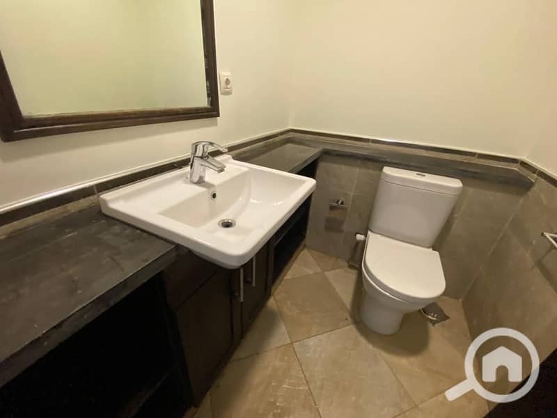 7 892eda81-3a49-42a7-a427-20f8296e22c4. jpg