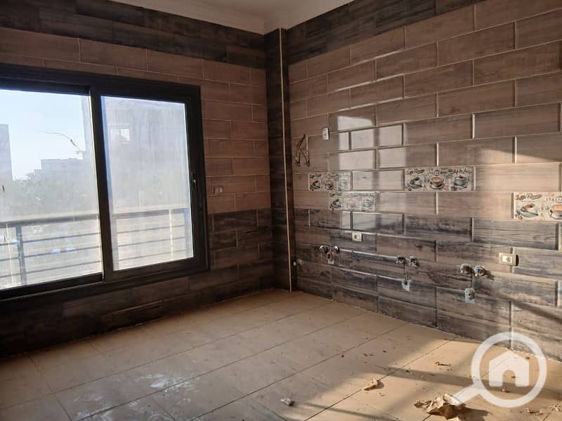 5 8145e431-2227-4287-9baf-b6baba3c9163. jpg