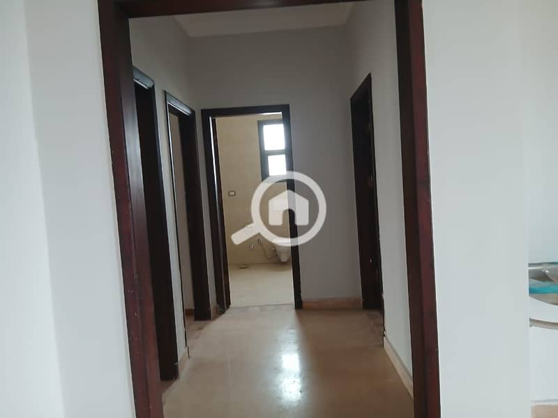 3 075f2315-c74a-4637-8f94-a2be9a1aec04. jpg