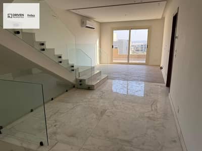 4 Bedroom Townhouse for Sale in 6th of October, Giza - WhatsApp Image 2026-01-22 at 2.28. 29 PM (4). jpeg