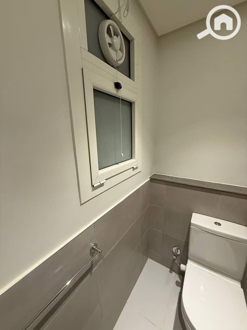 18 WhatsApp Image 2026-02-01 at 15.58. 43 (1). jpeg