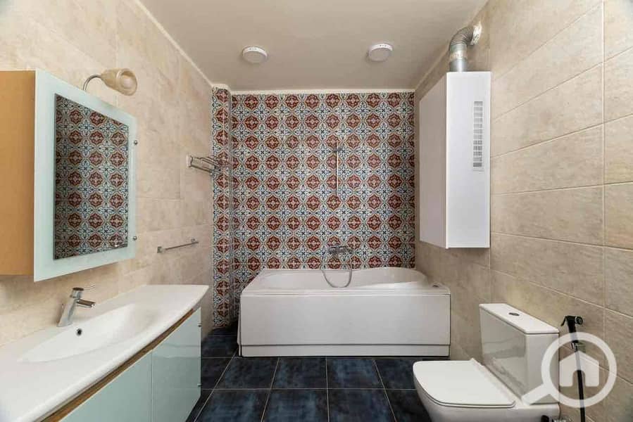 18 c7166335-dc4e-4ff3-9b86-66933b7eaf2e. jpg