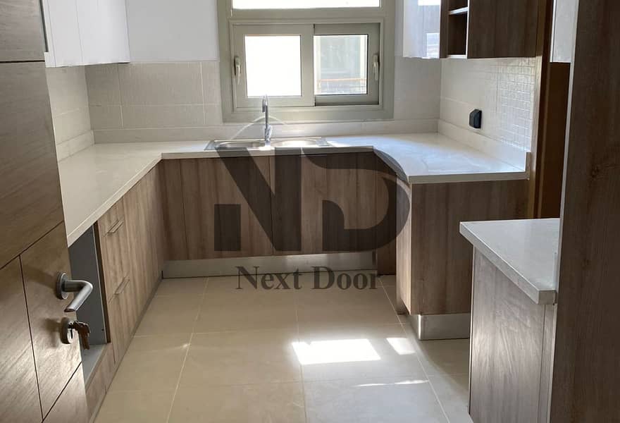 12 f16f87b0-43e9-4726-a916-9335d298c83b. jpg