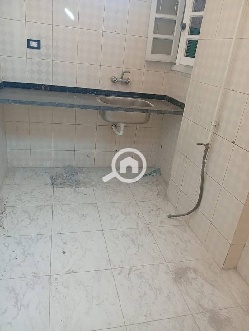 6 081aa85a-2b69-48c5-94b7-894fb3a96b7c. jpg