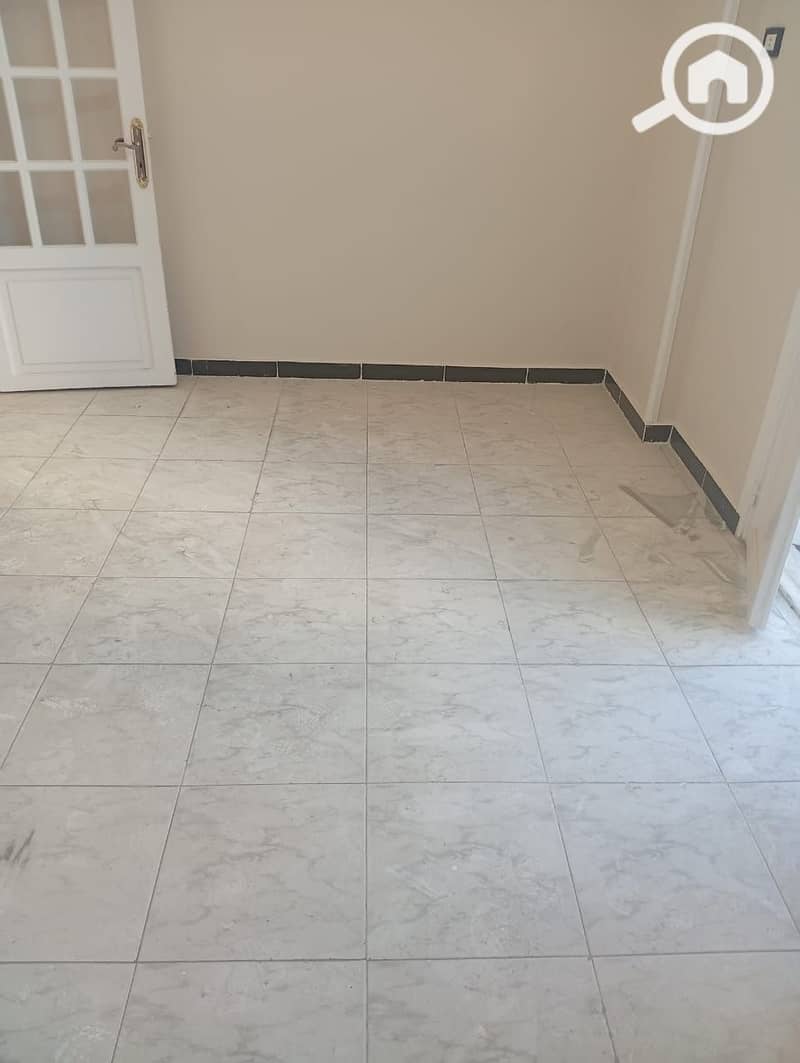 11 e2baa2e4-2e53-4273-a631-be280917567a. jpg