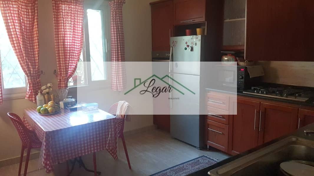 4 1e77a79d-bf38-4c49-a26f-3e50e76a7758. jpg