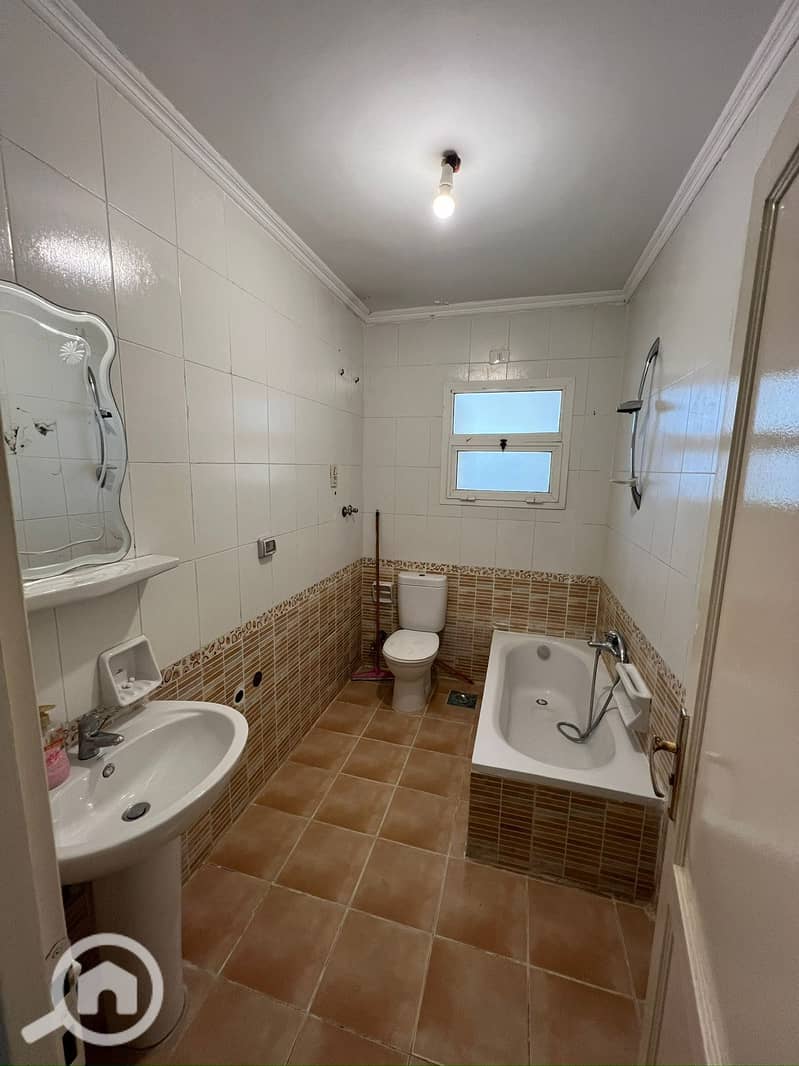 4 68b1e035-52f1-491a-ac6f-737ce3753c9d. jpg