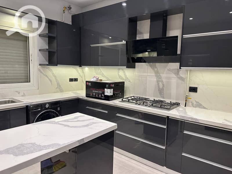 2 photo_6050691270696440564_y. jpg