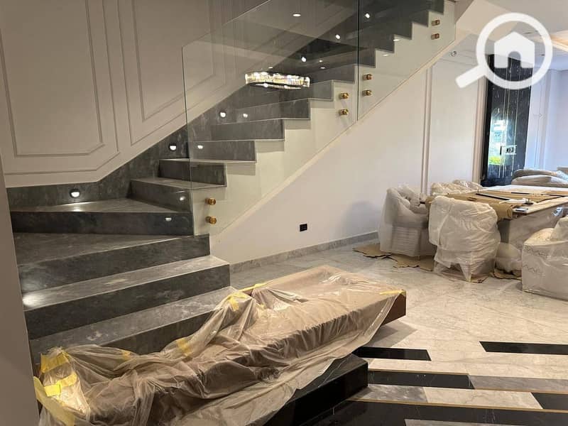 8 photo_6050691270696440569_y. jpg