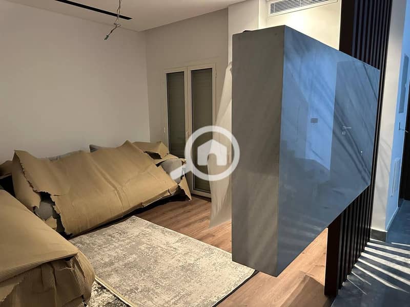 10 photo_6050691270696440566_y. jpg