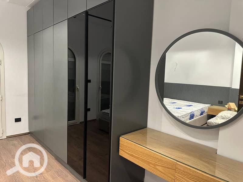 11 photo_6050691270696440565_y. jpg