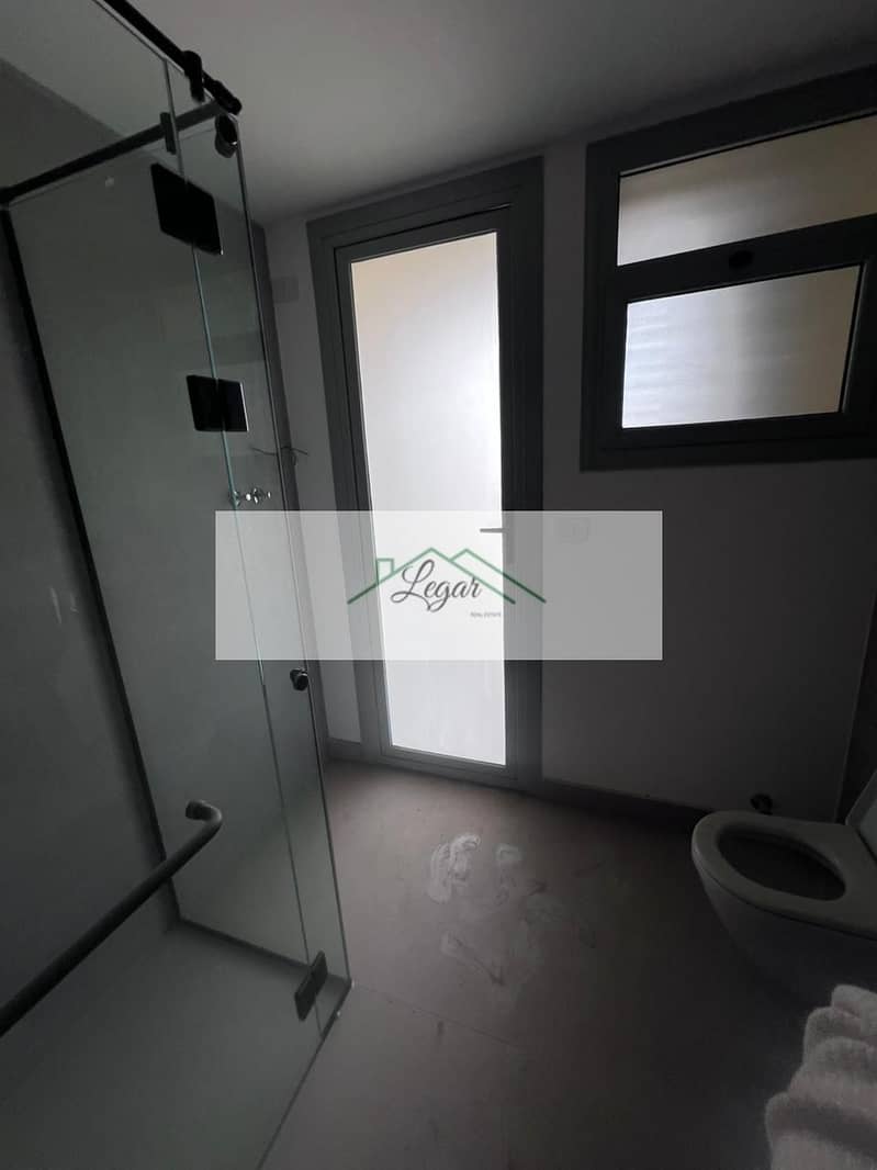 5 7d1c3a9c-e3e9-459c-bae1-1d071ade418f. jpg