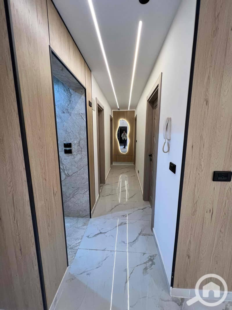 4 89e1343d-b096-41e3-88ba-e6ecb10885c6. jpg