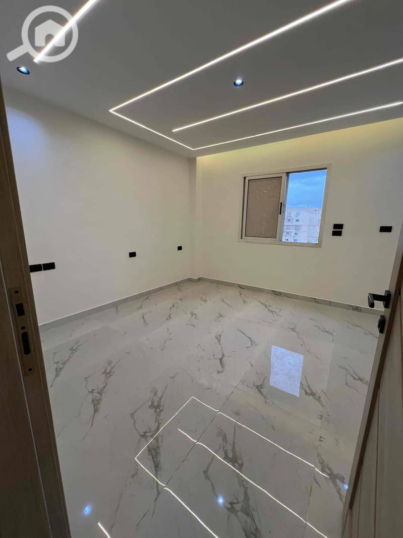 12 447d6066-56ba-46d3-9520-74b2863cdaeb. jpg