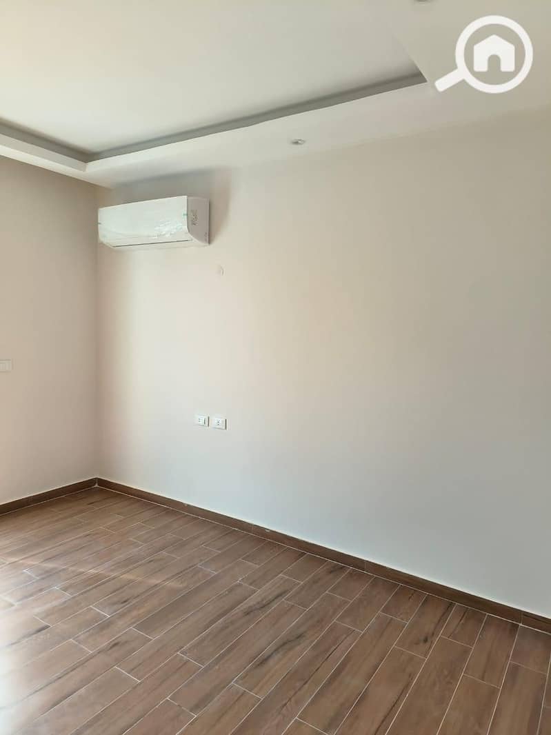 10 WhatsApp Image 2026-01-14 at 21.53. 35 (1). jpeg