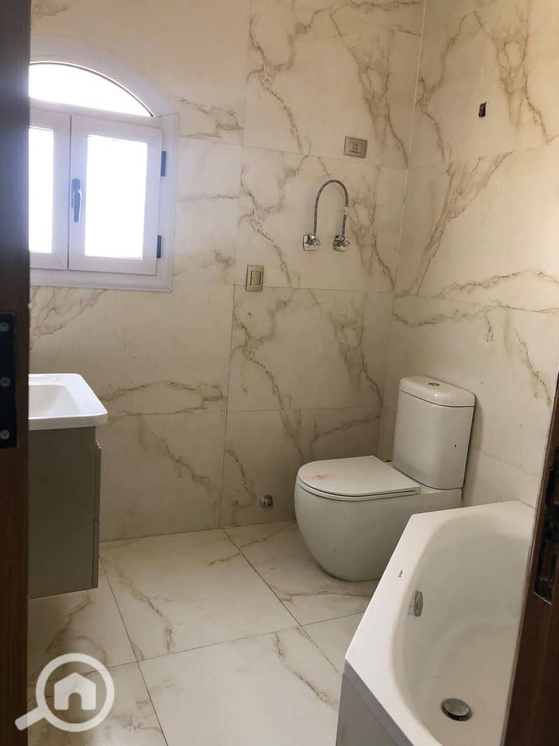 18 618c3468-bbf9-413b-9d64-6d27f459ec39. jpeg