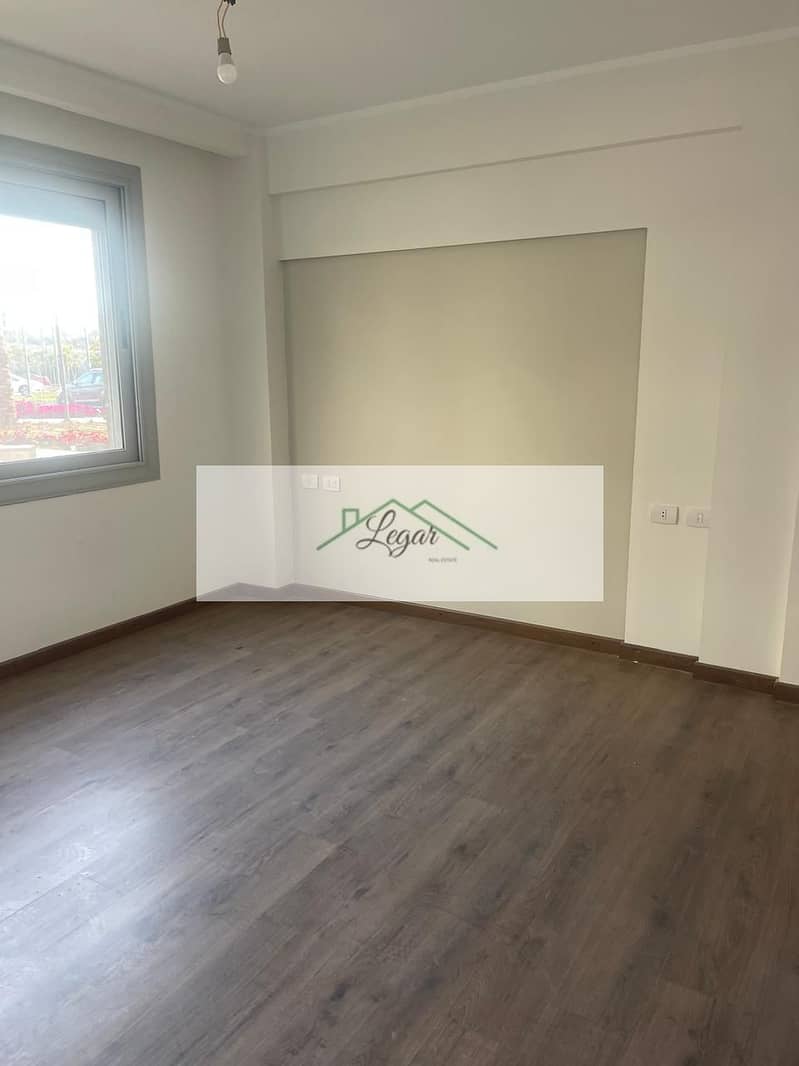 4 cc9597c8-4da2-43e0-b4b2-d5ee6d0b4ed5. jpg