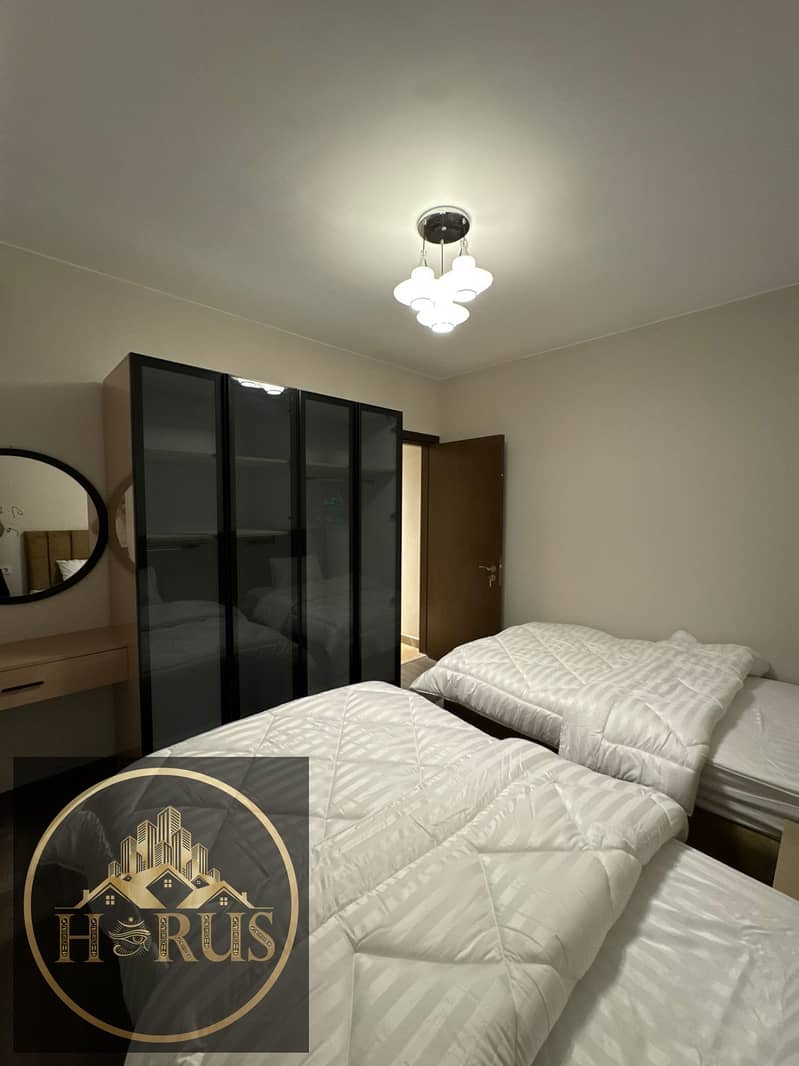 9 fb477d47-097a-4d8a-b9a7-4cdc27bc03a7. jpg