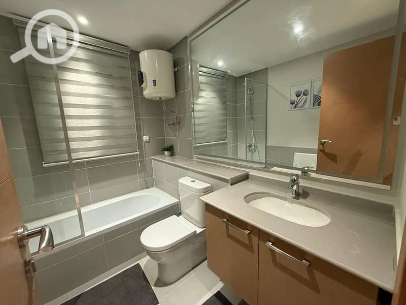 3 2e08fde0-874d-487b-953d-da025ee93f6e. jpg