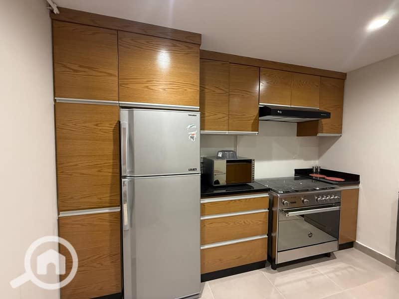 4 092ef738-694e-42b3-ad23-bf74e1f8b488. jpg