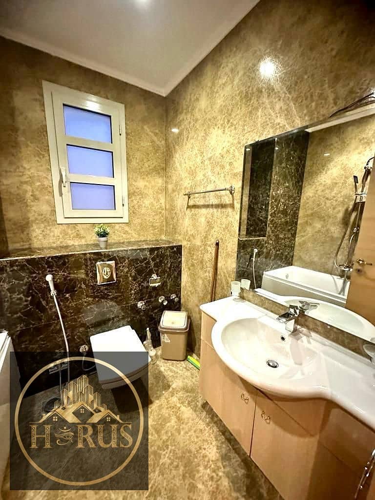 13 02e7bc54-d5ff-47eb-a0e0-e2764833246b. jpg