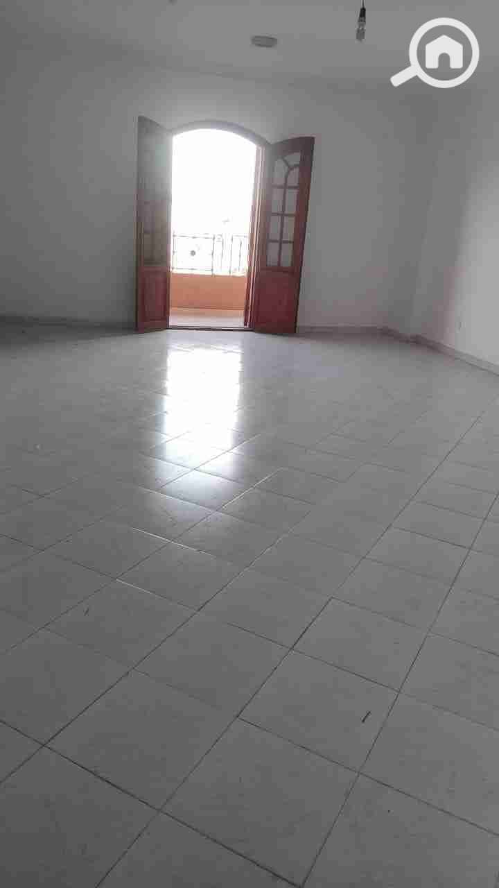 1000317015. jpg 1000317015. jpg