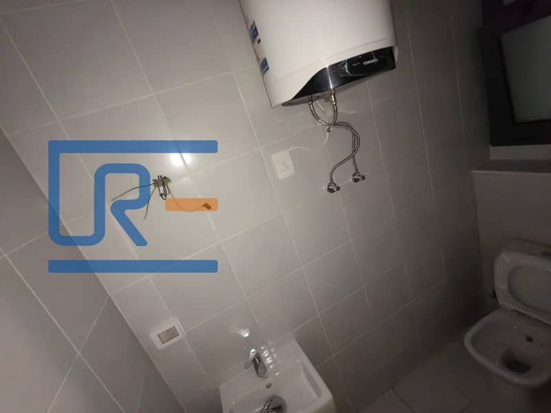 4 5f6b8a8b-c3ea-4ff4-beed-b56d293bdc39. jpeg