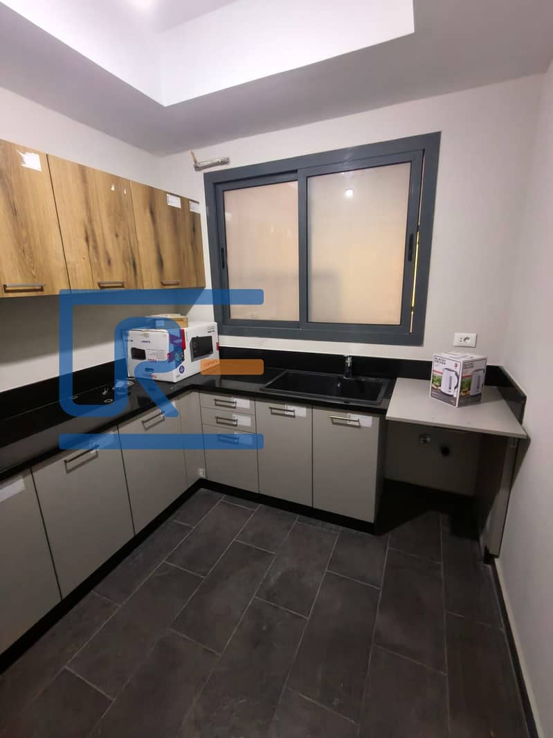 12 cf153637-9691-42a1-842a-71db2d3c2574. jpeg