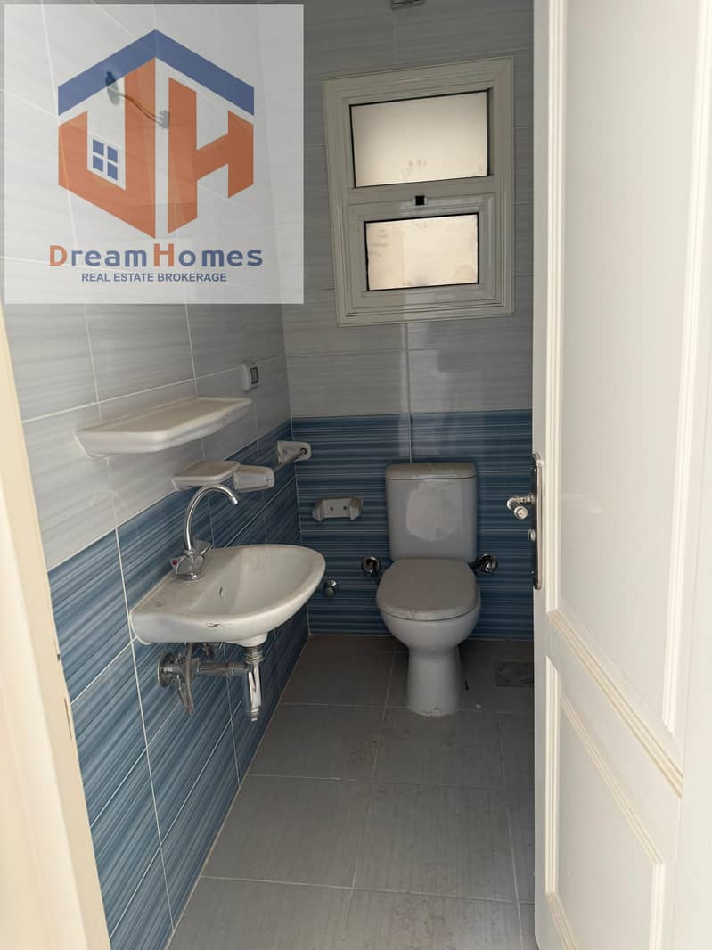 4 74fdef54-72b3-428f-98ca-02f128f69140. jpeg