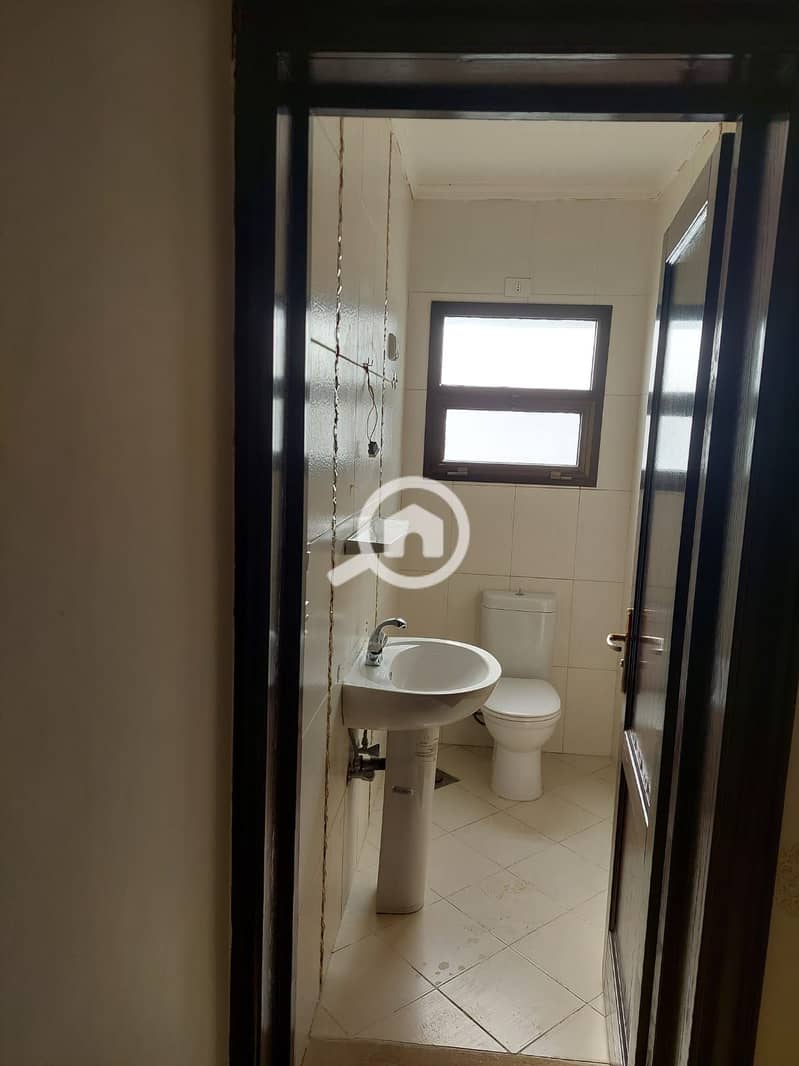 4 6c806c46-db60-443d-b62c-1b3342f43c0b. jpg