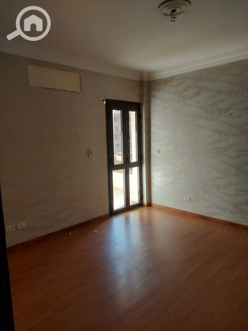 10 c5531f56-4c9e-44d0-aa8e-c3a572590d33. jpg