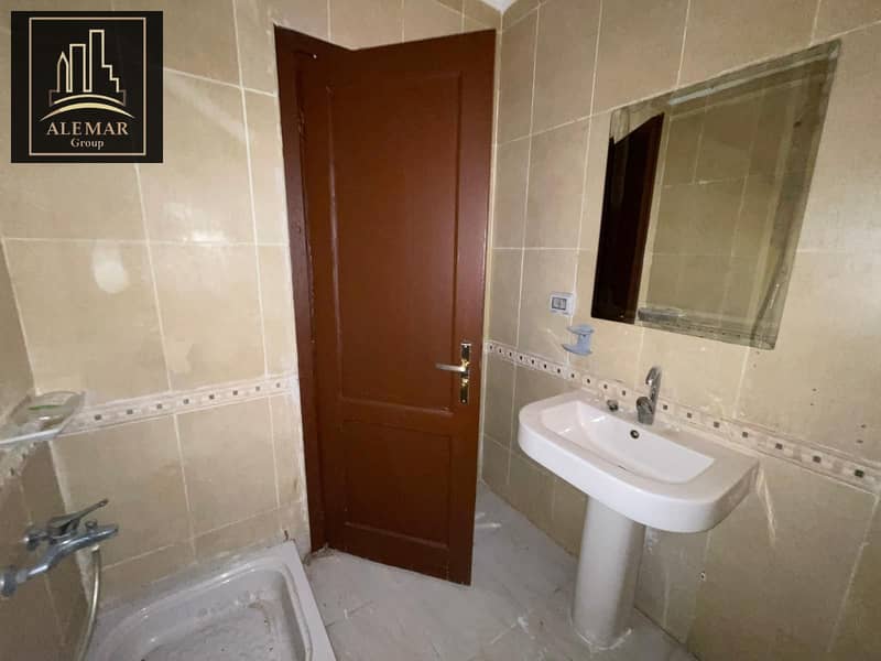 3 6a50f294-b66e-4cfb-9d56-b43879d4a67e. jpg