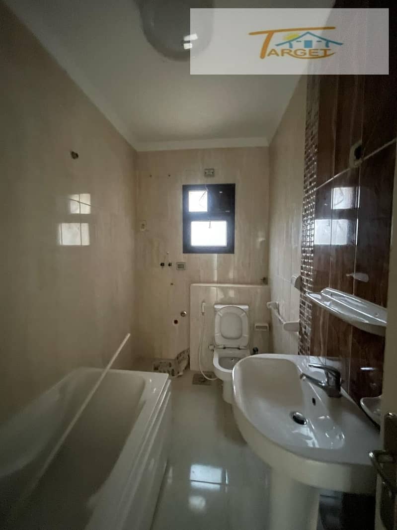 3 2cc88463-5c89-47be-9d47-47f300f54854. jpg